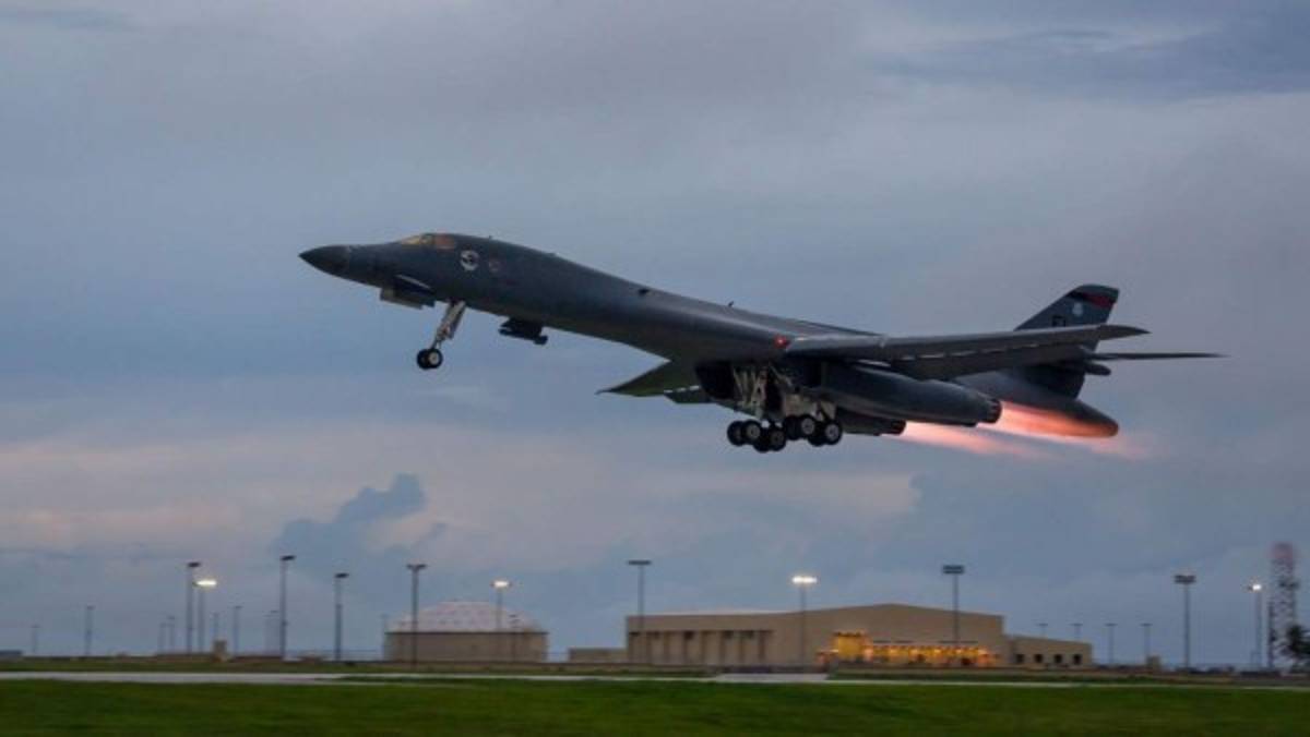Bombarderos de EEUU nuevamente sobrevolaron la península coreana