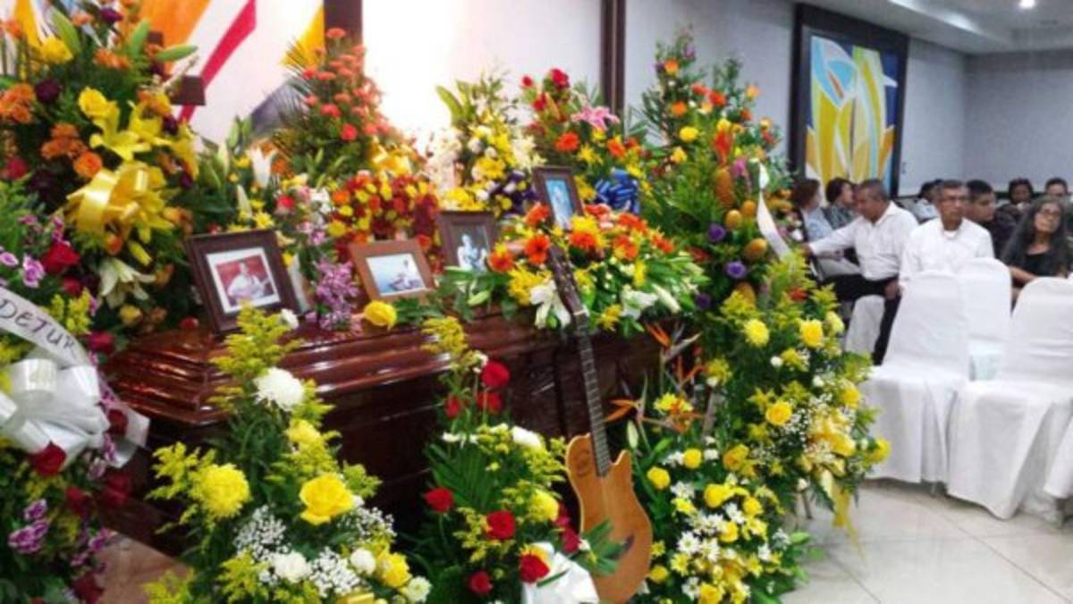 Honduras: Hermano de Guillermo Anderson llega de EE UU a su velatorio