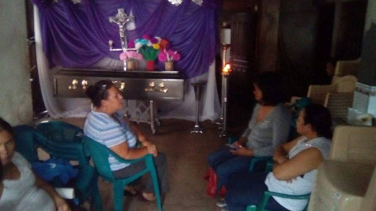 Entregan cuerpos de las víctimas de la masacre registrada en Juticalpa 