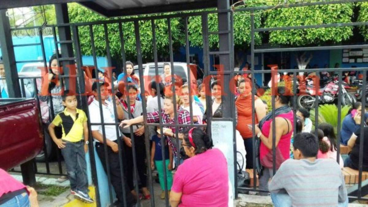 Honduras: Mujer pare en un baño del IHSS y ahoga a su bebé al halar la palanca