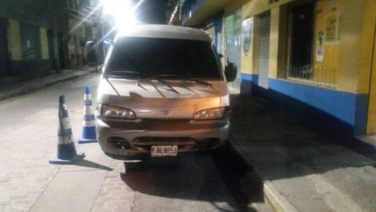 Caen seis hombres cuando asaltaban un negocio en la capital