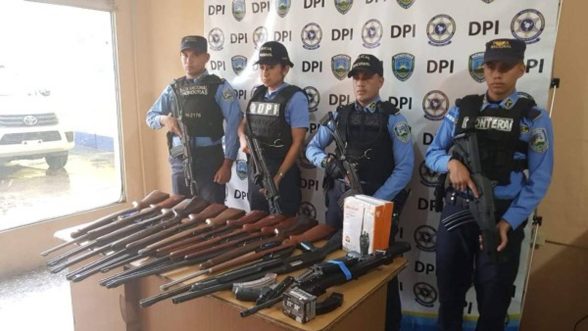 Honduras: Decomisan arsenal que venía escondido dentro de un contenedor