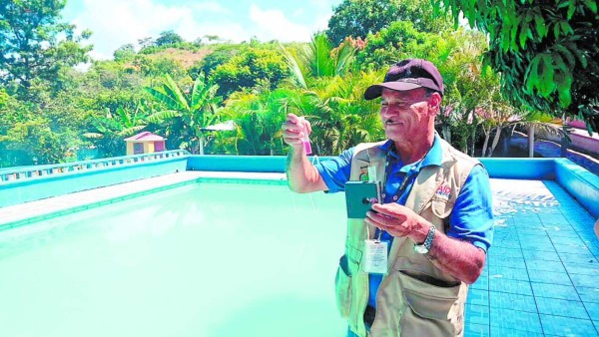 Inspeccionan la calidad del agua en los balnearios