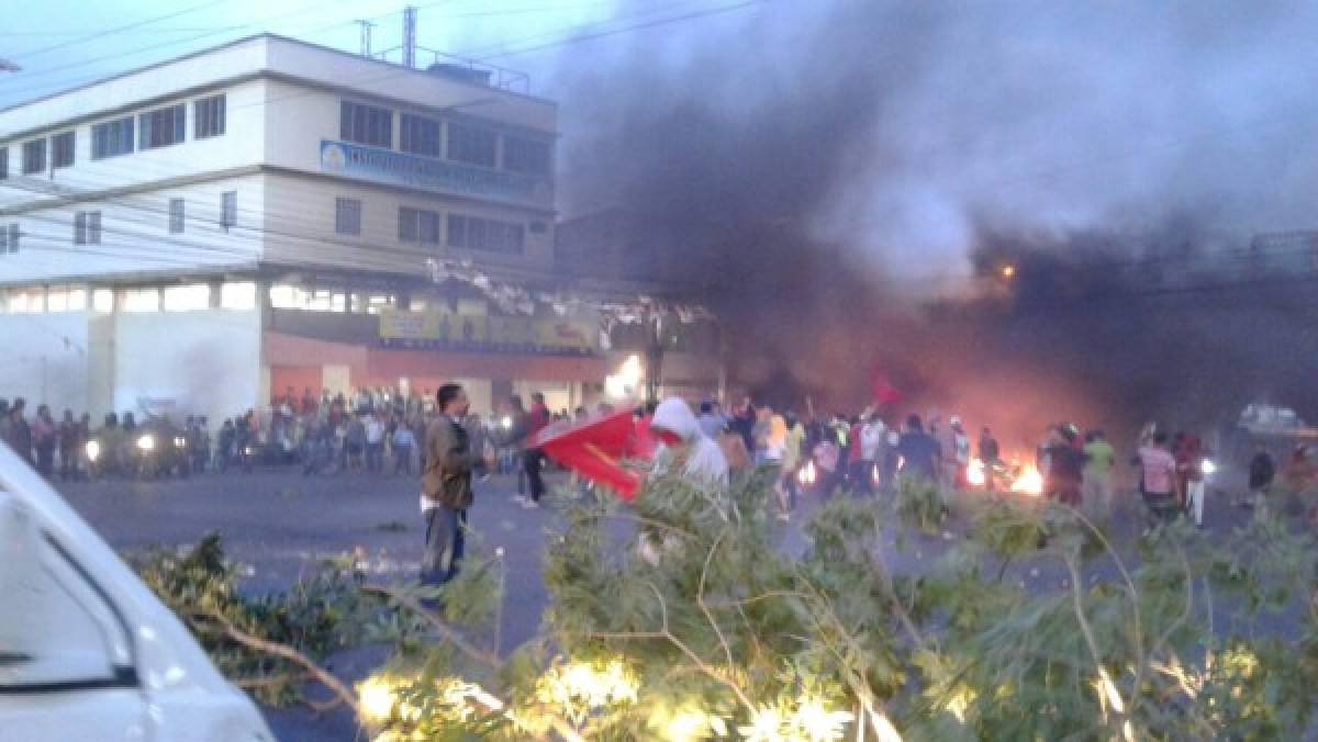 Simpatizantes de la Alianza crean caos y destrucción en varias zonas de Honduras     