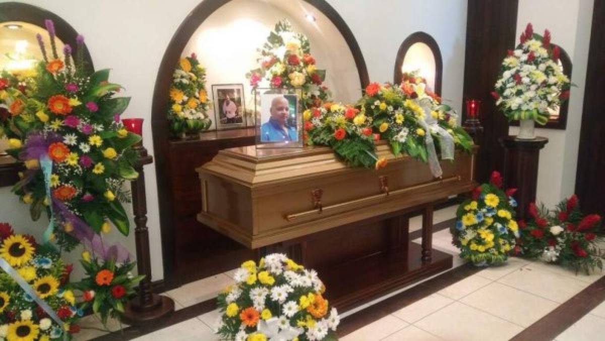 Entre luto y dolor velan los restos del periodista Igor Padilla