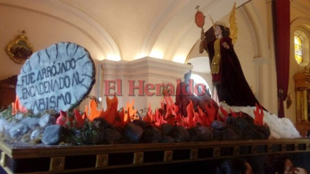 Como parte de la celebración se desarrolló la tradicional procesión de San Miguel Arcángel desde la Catedral metropolitana. (Foto: El Heraldo Honduras, Noticias de Honduras)