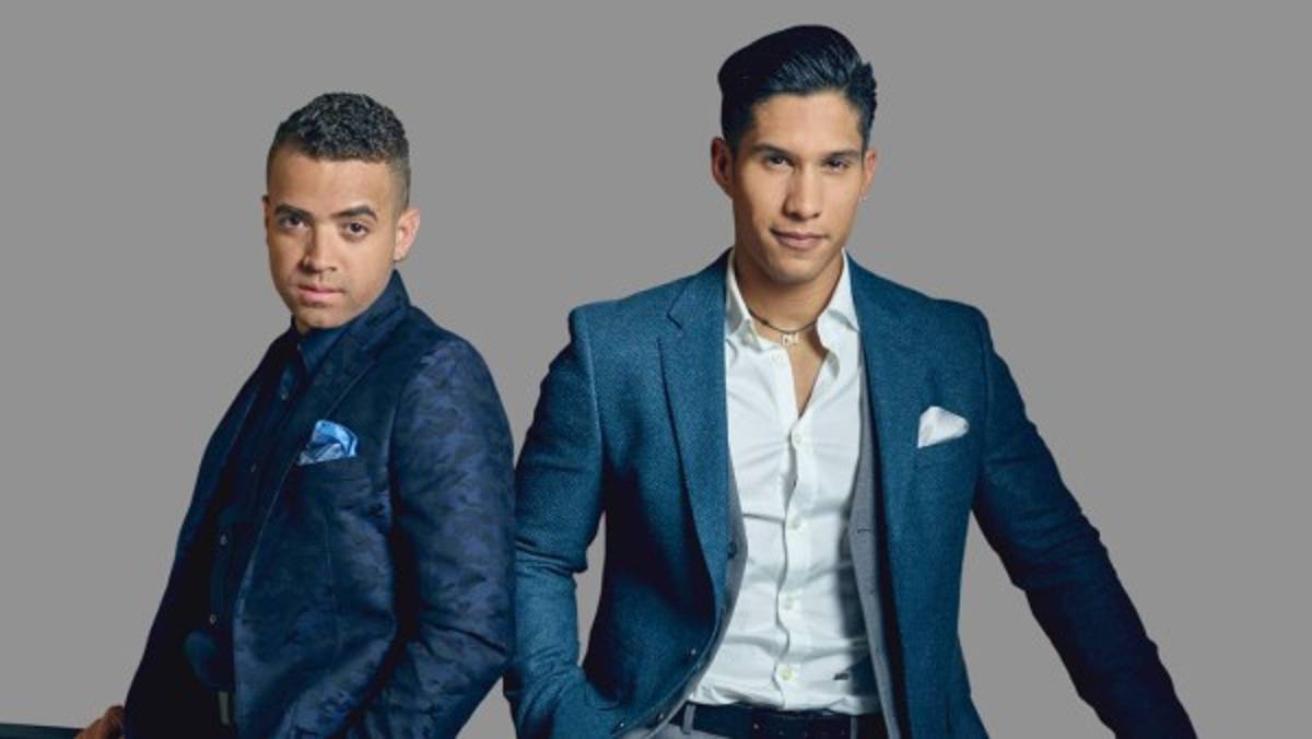 Listos para la vibrante fiesta con Chino y Nacho en el Chochi