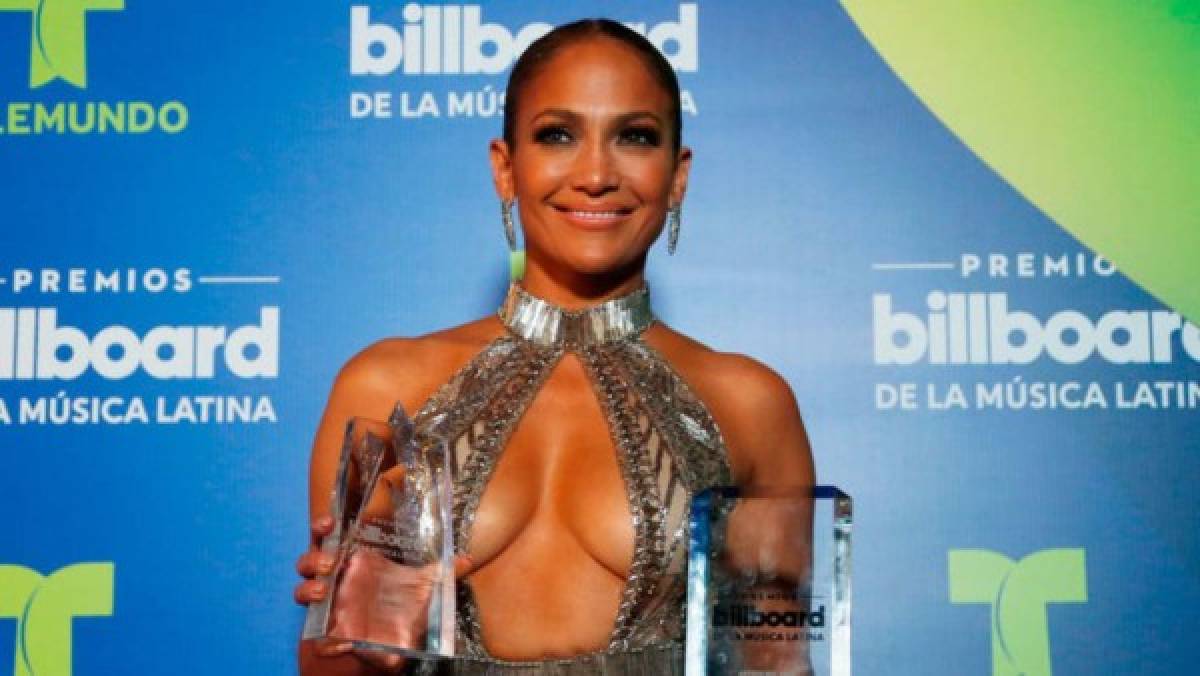 Jennifer López enciende Instagram con un diminuto bikini negro a sus 47 años