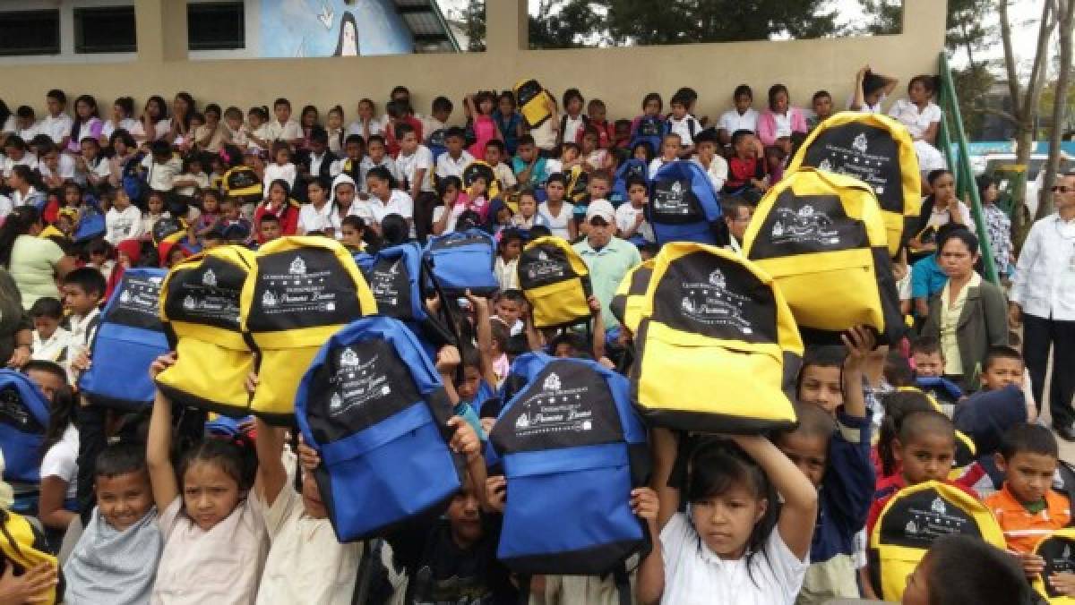 Niños de Honduras comienzan año escolar 2015