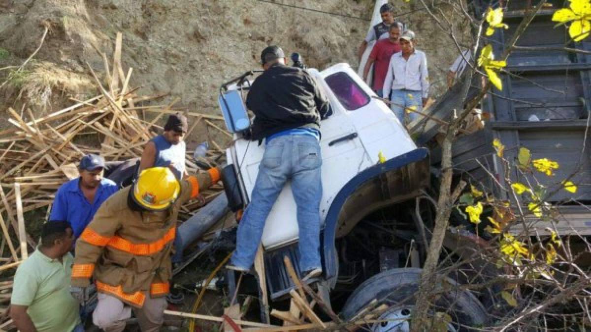 Muere conductor que había sido rescatado de manera dramática en la salida a Olancho