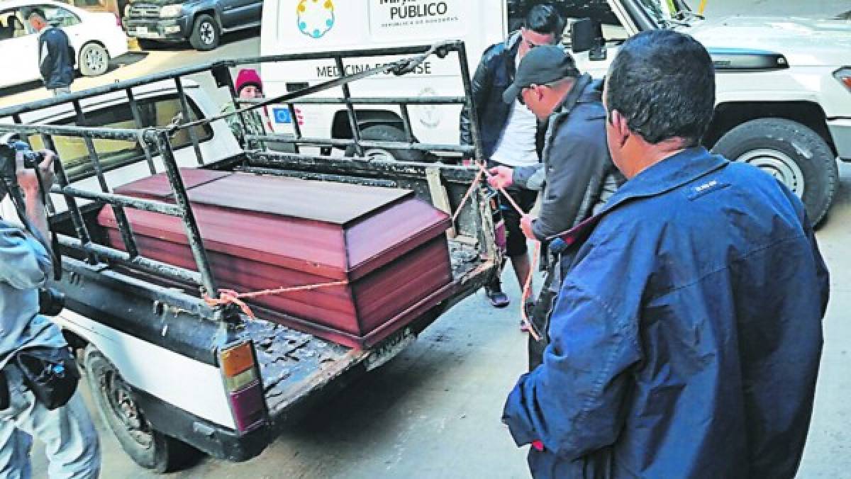 Con dolor despiden a jovencita muerta durante disturbios en Tegucigalpa