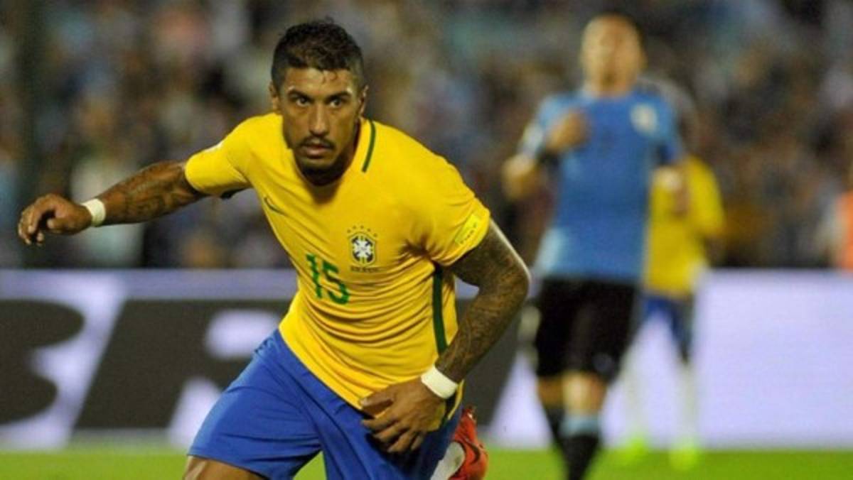 El nuevo jugador del Barcelona, Paulinho, le regaló su Mercedes Benz a su chofer