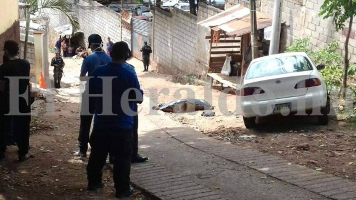 En la colonia Suazo Córdova se hallo el cadáver del supuesto delincuente que habría matado a joven dentro de taxi en El Manchén.