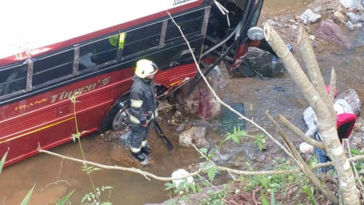 Varios heridos en accidente entre bus y mototaxi en Santa Bárbara