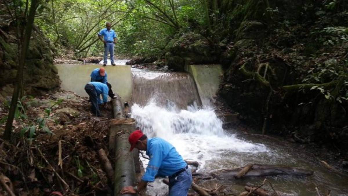 Alto consumo agudiza racionamientos de agua
