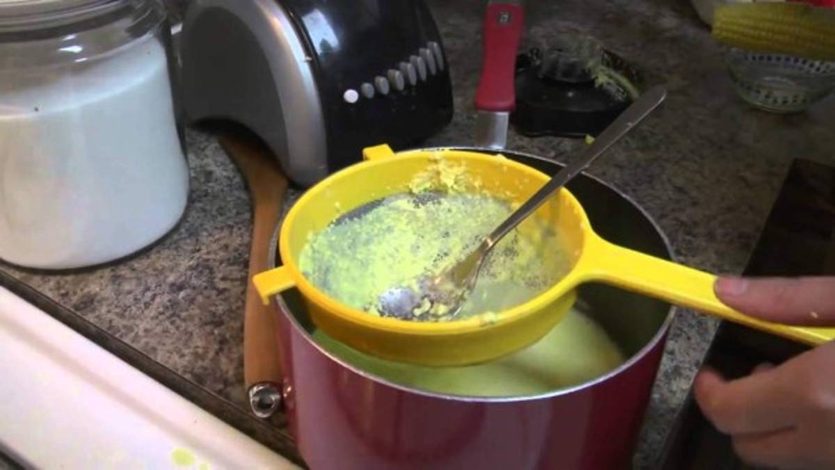 ¿Cómo preparar un delicioso atol de elote?