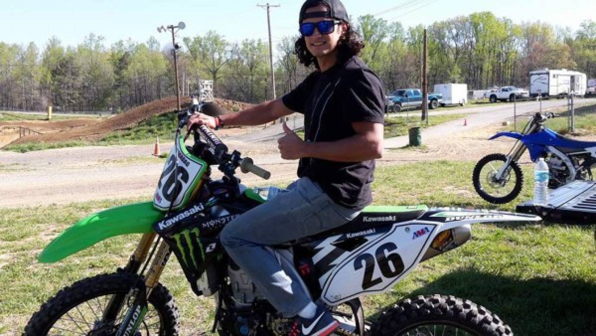 Corredor rompe silencio sobre muerte de espectador en pista de motocross