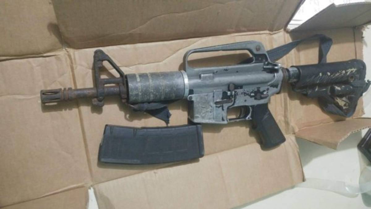 Esta fue una de las armas que se les decomisó a los seis hombres detenidos en Gracias a Dios.