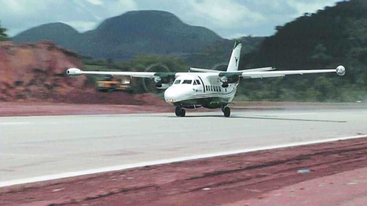 Aeronáutica y Defensa asumirán el control de nueve aeródromos