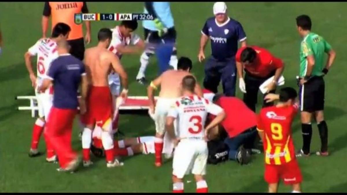 VIDEO: Jugador muere en pleno partido