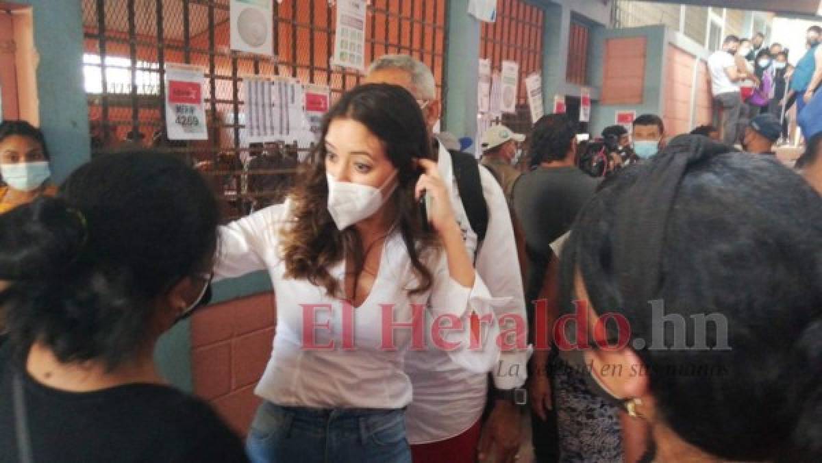 FOTOS: 'Pichu Zelaya', precandidata a diputada, votó en UNAH