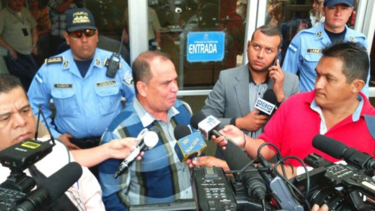 Tras audiencia no hay conciliación en caso de Robert Carmona contra David Romero