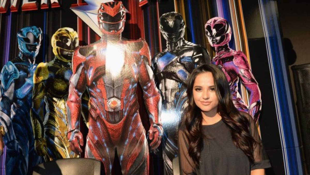 Becky G se transforma en Yellow Ranger