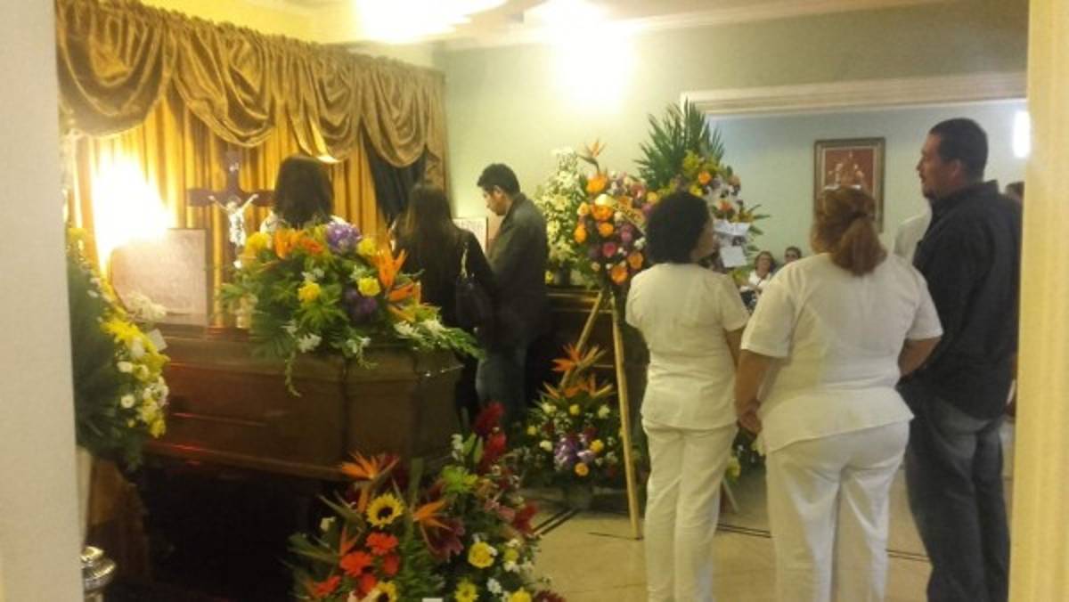 Honduras: Lloran la muerte de médico y su padre asesinados por robarles vehículo