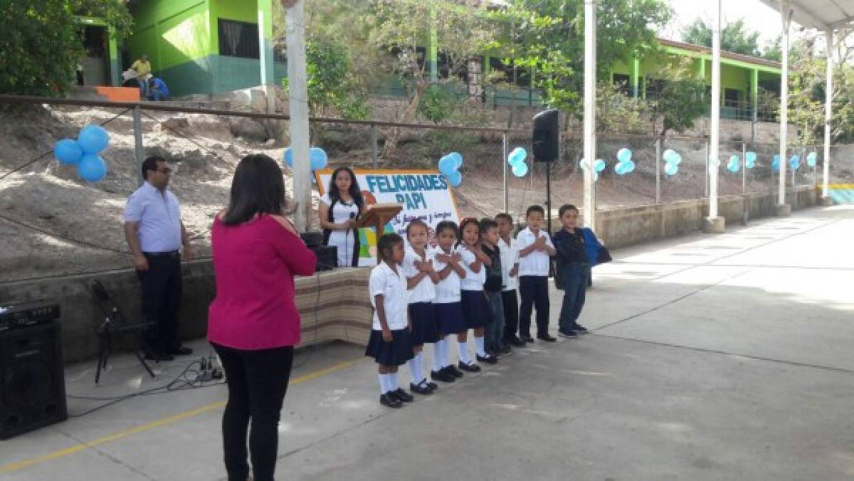 Honduras: Con presentaciones artísticas escolares festejan el Día del Padre