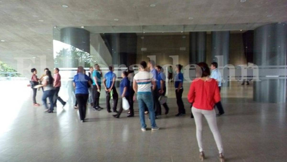 Se calientan los ánimos entre policías y estudiantes en protesta de la UNAH