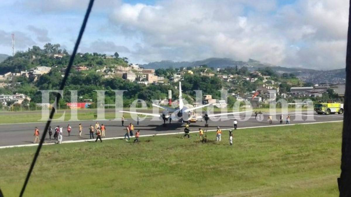 Avión sufre falla mecánica durante despegue en Toncontín