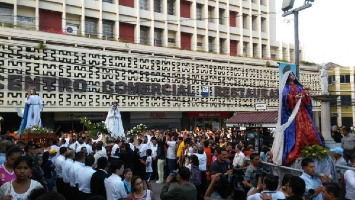 Domingo de Resurrección: Católicos celebran Carreritas de San Juan