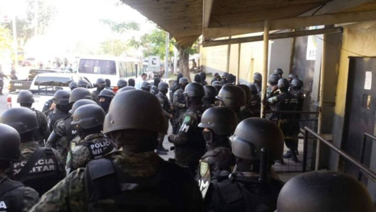 Honduras: Hallan arma 'matapolicías' y drogas en Centro Penal de San Pedro Sula