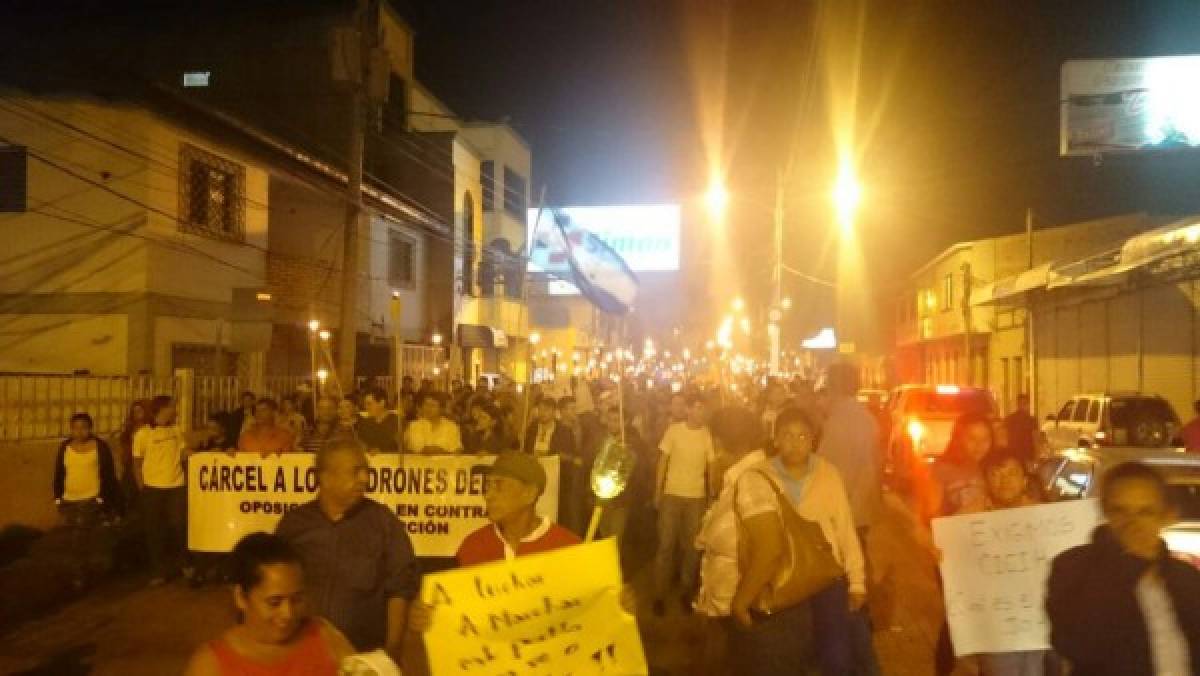 Hondureños alzan su voz en la 'Marcha de las Antorchas'