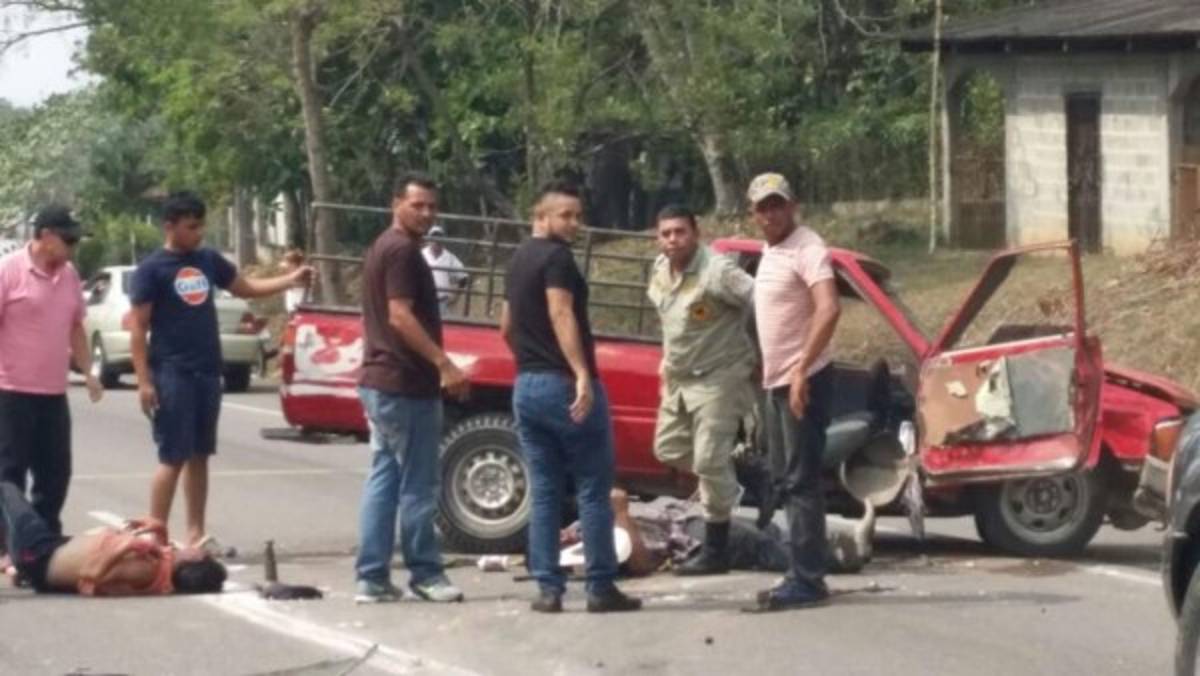 Tres personas heridas tras volcamiento de vehículo