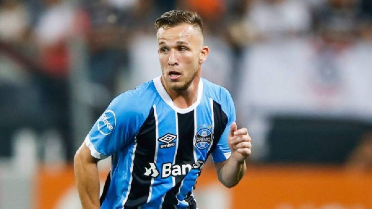 Barcelona llega acuerdo por brasileño Arthur del Gremio