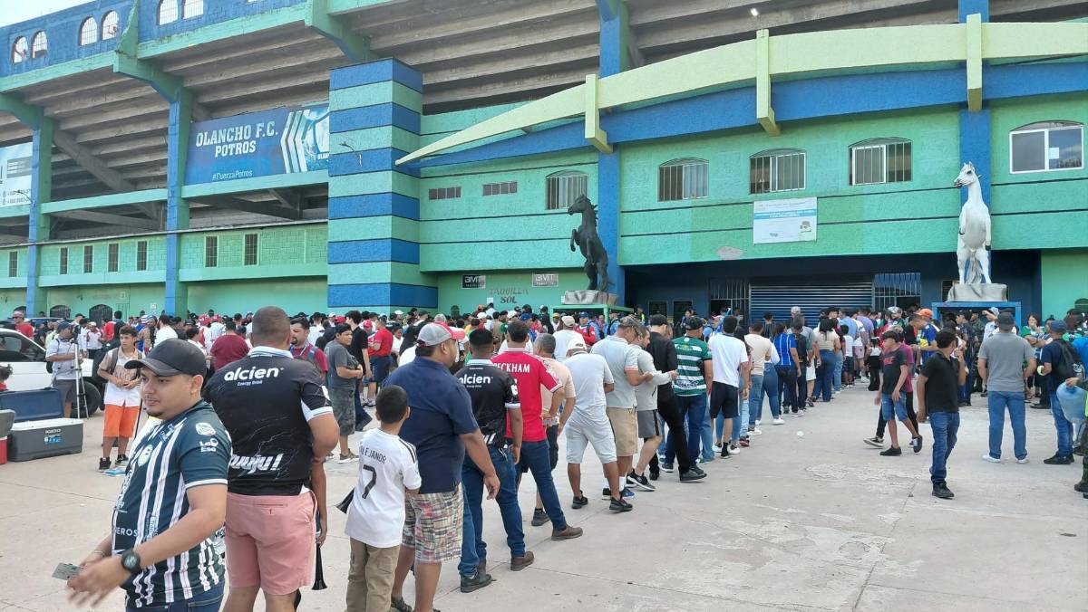 Lindas chicas, el infiltrado, gesto de Espinel y festejo de Olimpia tras vencer al Juticalpa FC