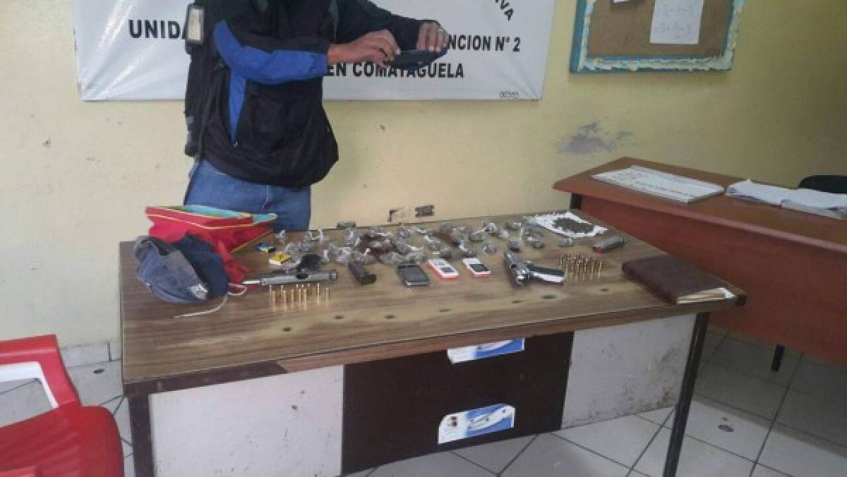 Capturan supuestos pandilleros, decomisan drogas y armas tras operativos en tres ciudades de Honduras