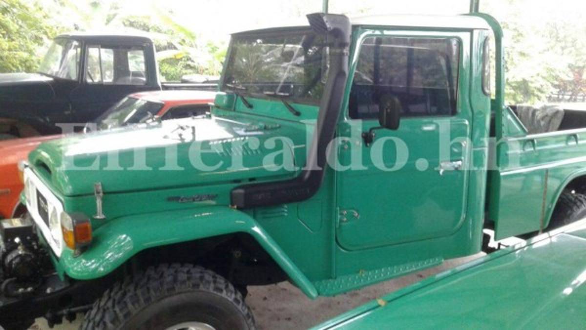 Encuentran autos clásicos y de lujo a narco hondureño preso en Estados Unidos