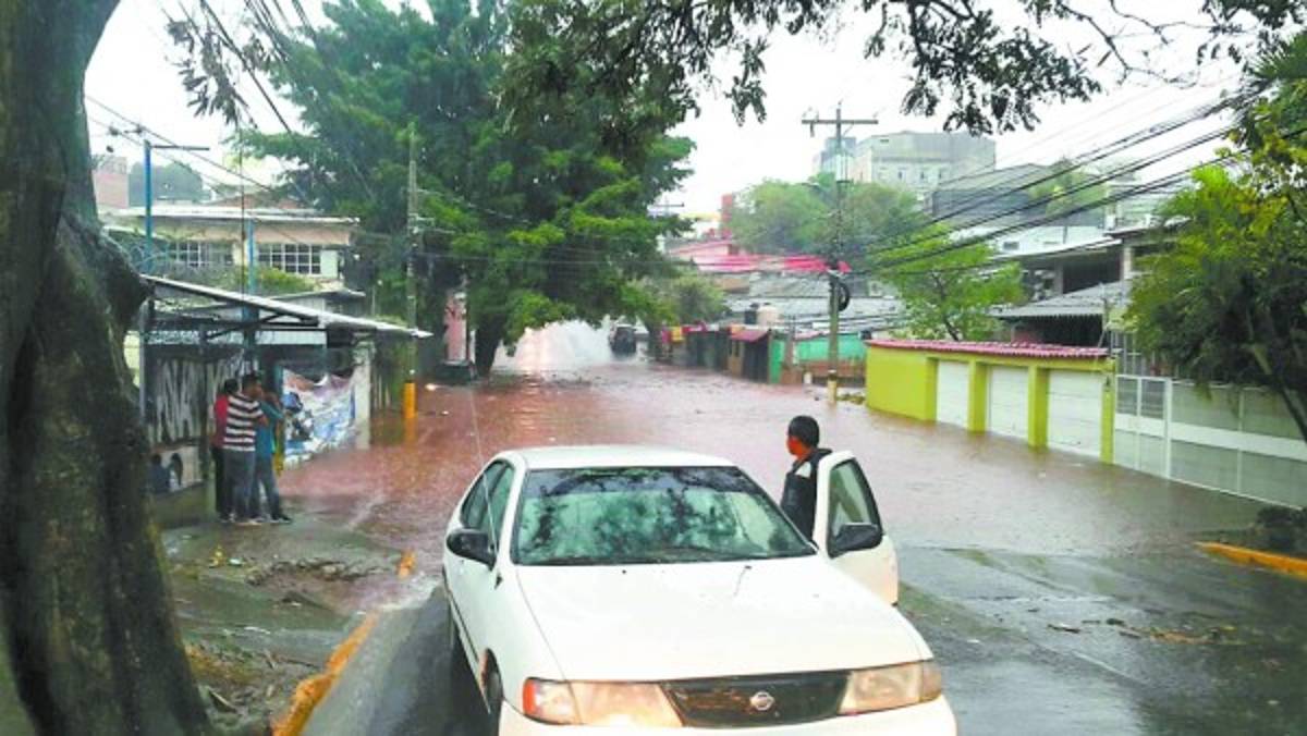 Pronostican más lluvias para este fin de semana en varios departamentos del país
