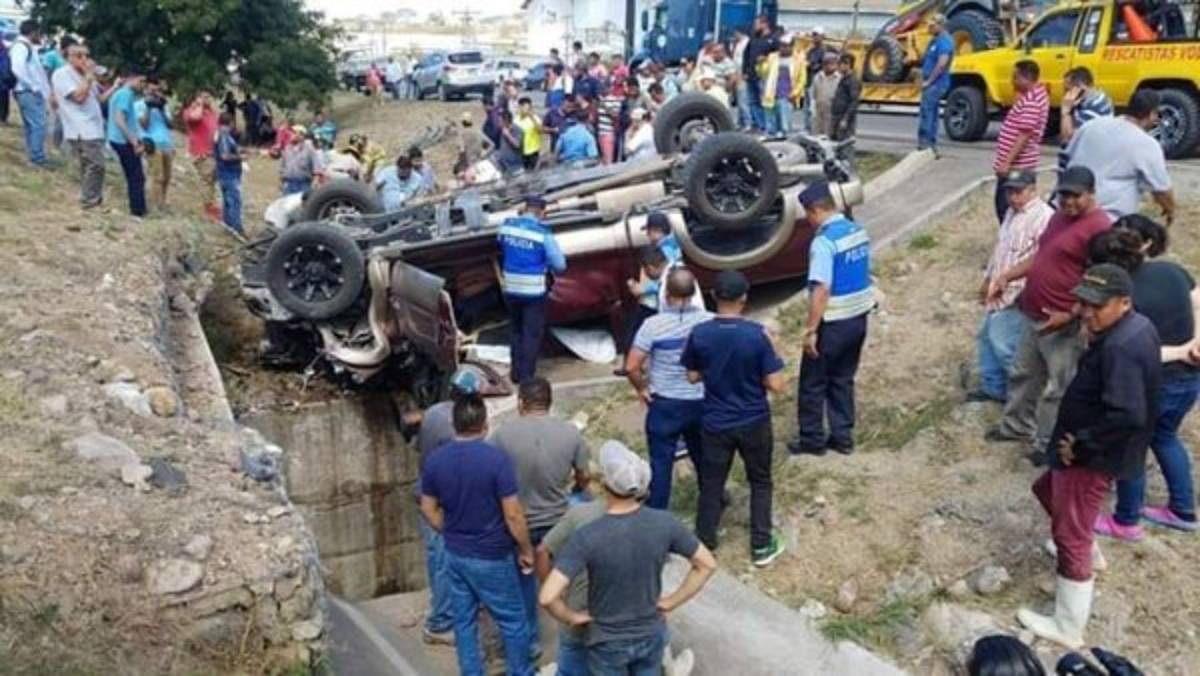 Reconocido cirujano sufrió aparatoso accidente en la carretera CA-5