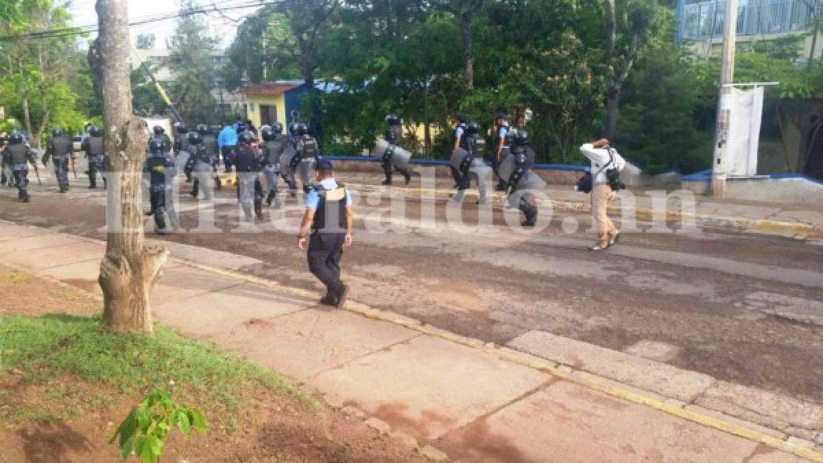 Estudiantes desalojaron pacíficamente la UNAH, luego de haberse violentado autonomía