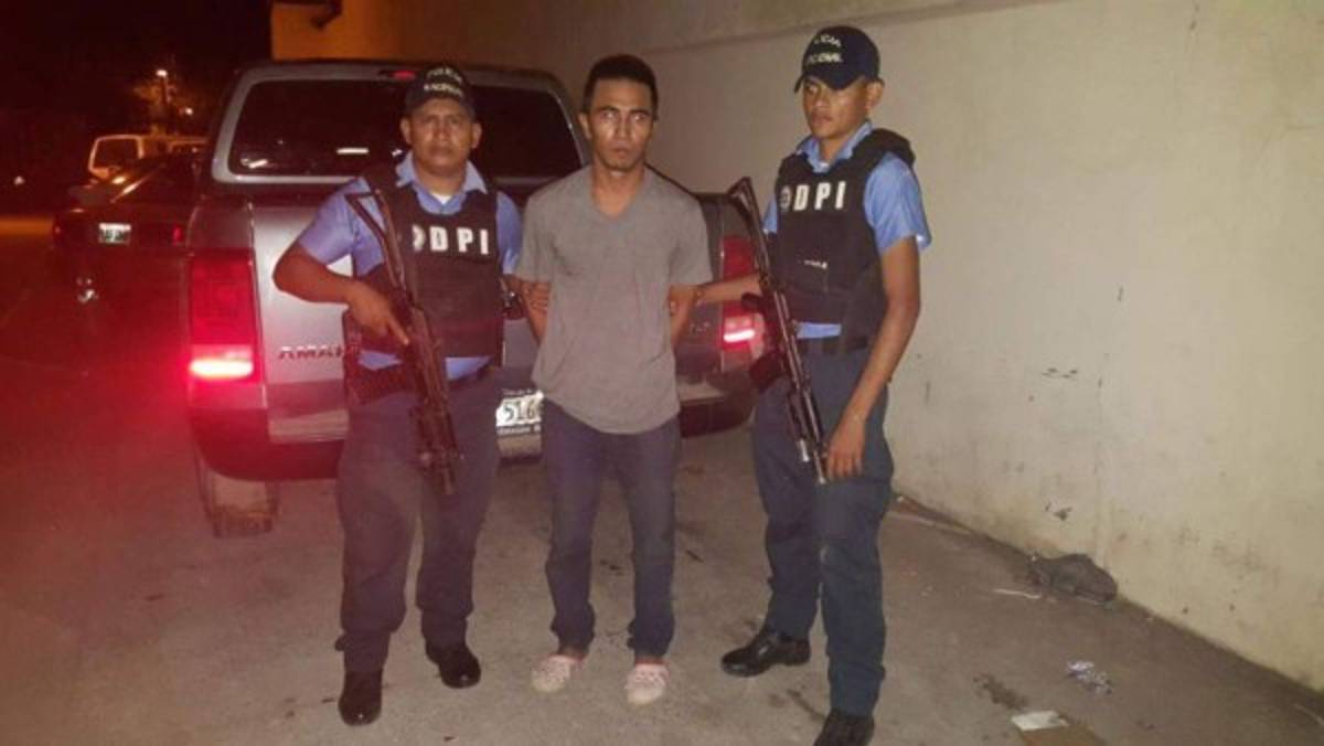 Los problemas entre la pareja comienzan a surgir recién en su tercer aniversario cuando Yorbi comienza a involucrarse en el alcohol y sus salidas son más frecuentes, sin que aún tenga un trabajo fijo.