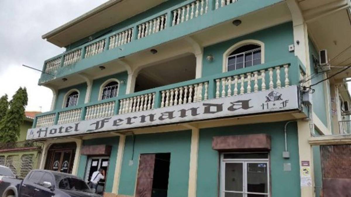 Aseguran hotel y gasolinera de Hugo Pinto