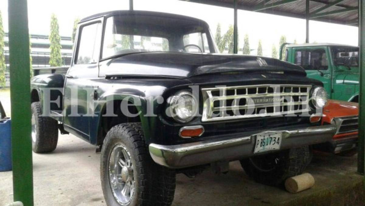 Encuentran autos clásicos y de lujo a narco hondureño preso en Estados Unidos