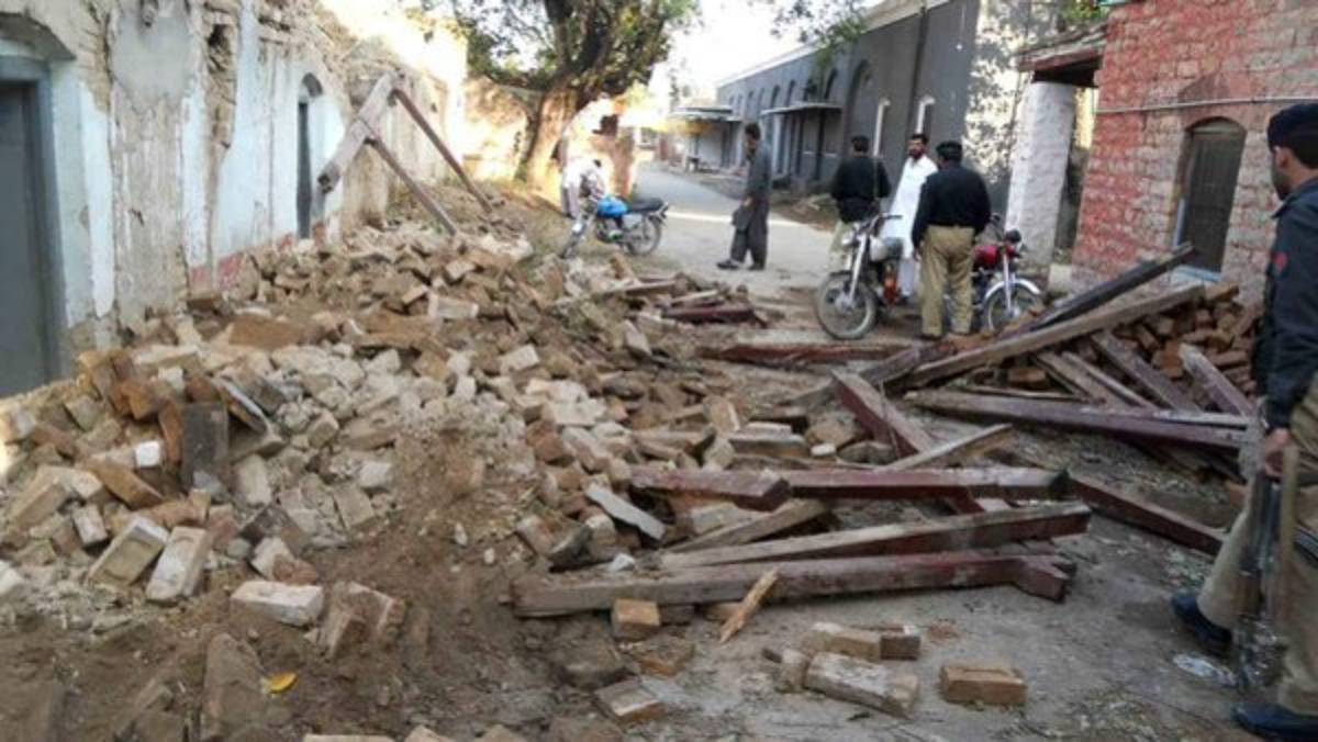 Más de 100 muertos en Pakistán tras sismo en el sur de Asia