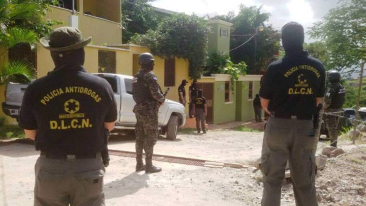 Inician incautación de bienes a policías señalados por proteger a narcos