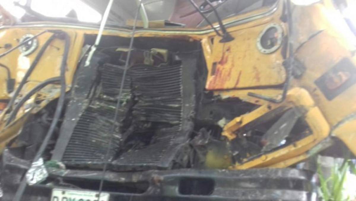 Varios heridos tras colisión entre bus y rastra en Quimistán, Santa Bárbara