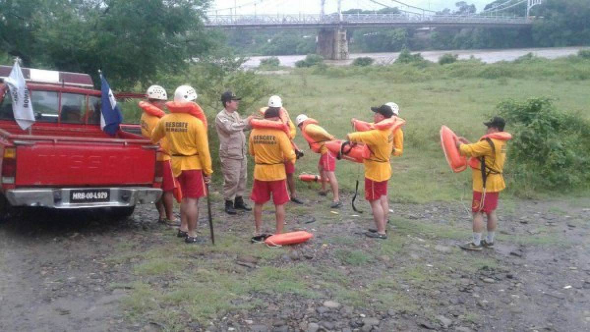 Agente de la DPI se lanza de puente al río Choluteca
