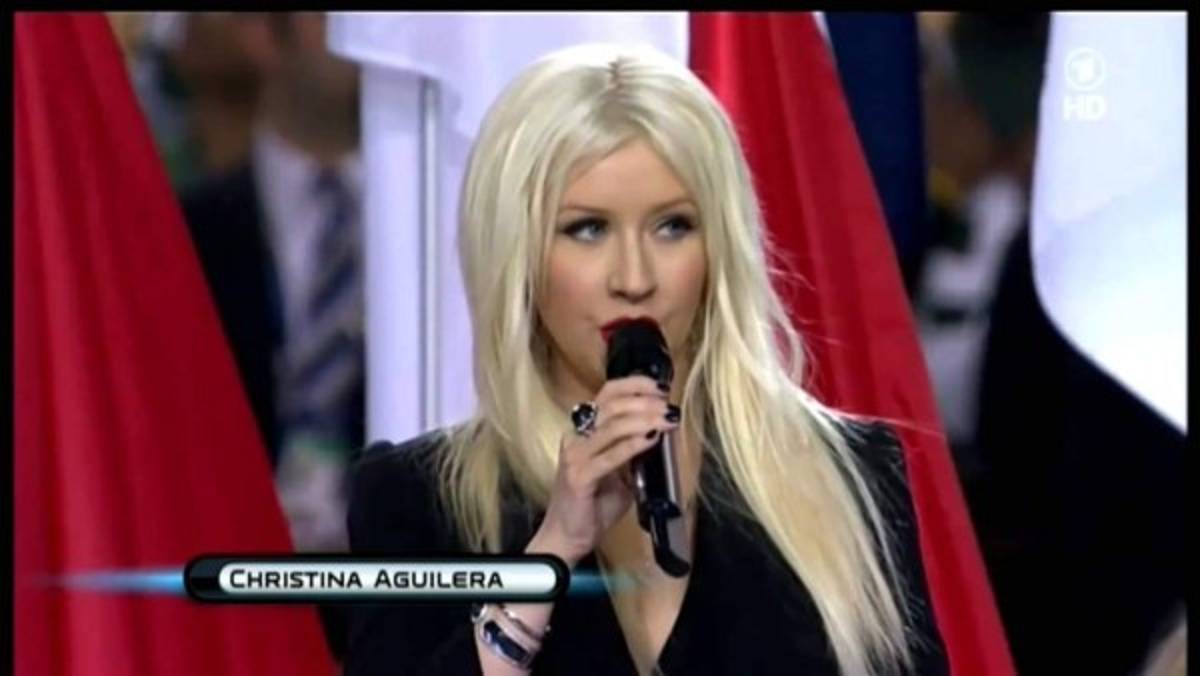 Las 'metidas de pata' al interpretar el himno nacional